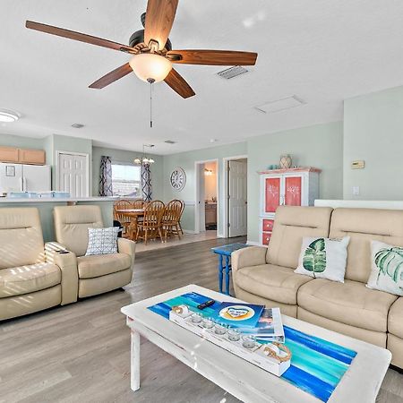 Surfside Paradise Retreat - 3Br And 2Ba Duplex, Grill, Dog Friendly - Close To The Beach! 멜버른 외부 사진