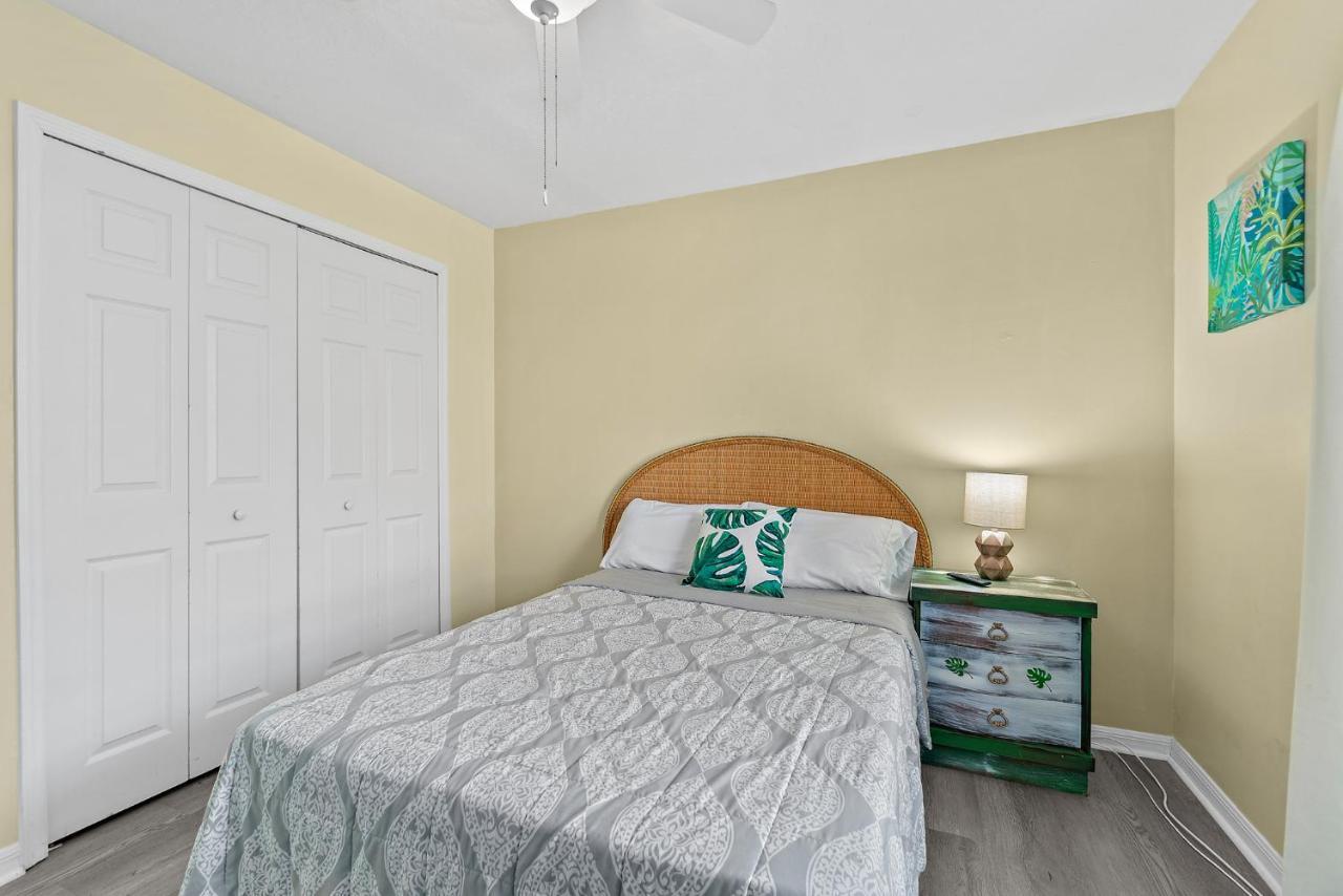 Surfside Paradise Retreat - 3Br And 2Ba Duplex, Grill, Dog Friendly - Close To The Beach! 멜버른 외부 사진