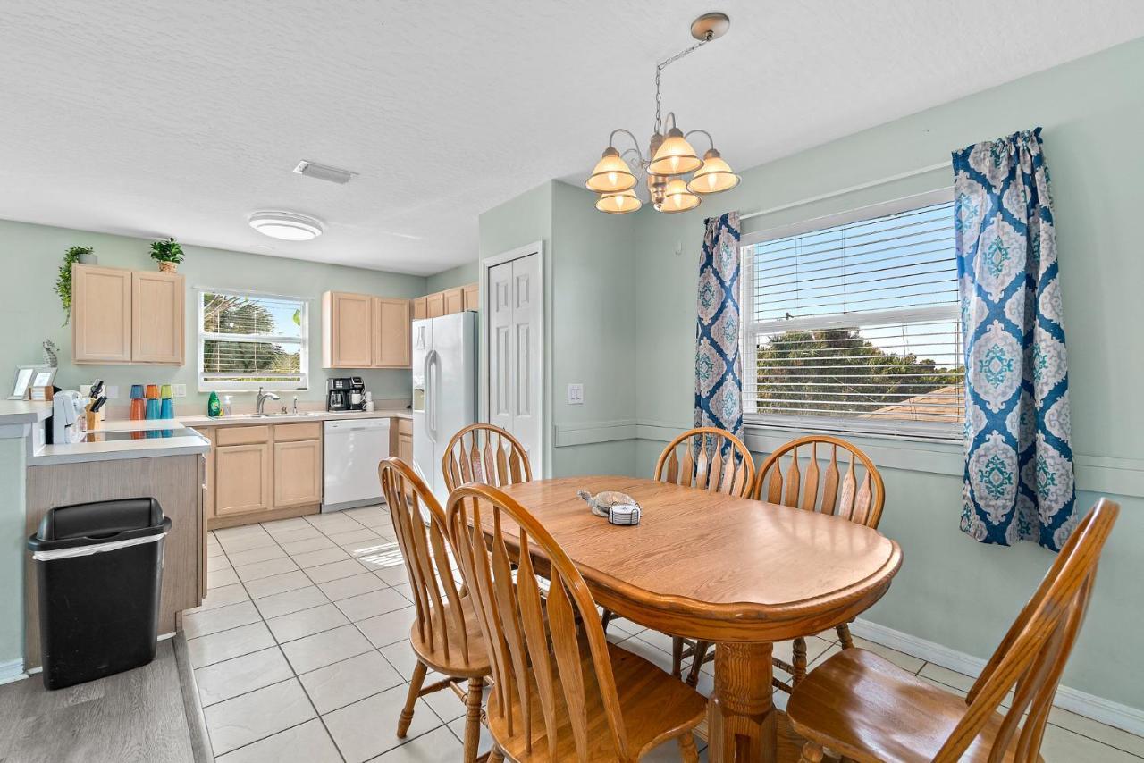 Surfside Paradise Retreat - 3Br And 2Ba Duplex, Grill, Dog Friendly - Close To The Beach! 멜버른 외부 사진