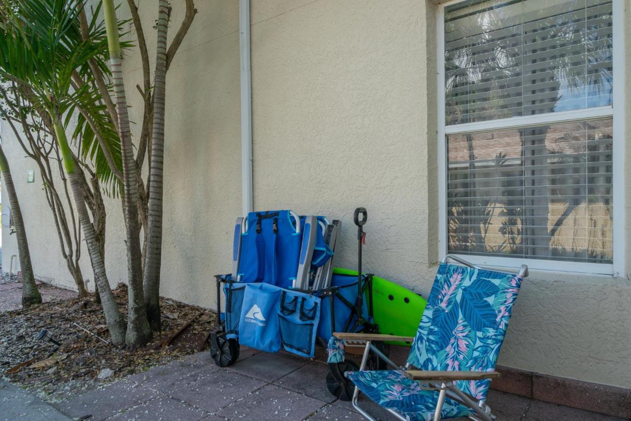 Surfside Paradise Retreat - 3Br And 2Ba Duplex, Grill, Dog Friendly - Close To The Beach! 멜버른 외부 사진